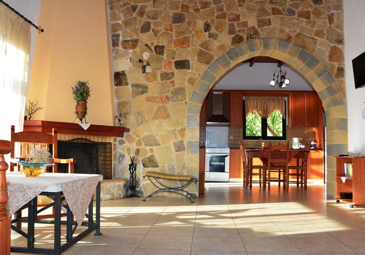 Villa Manos Kalamítsion Amigdhálion Bagian luar foto