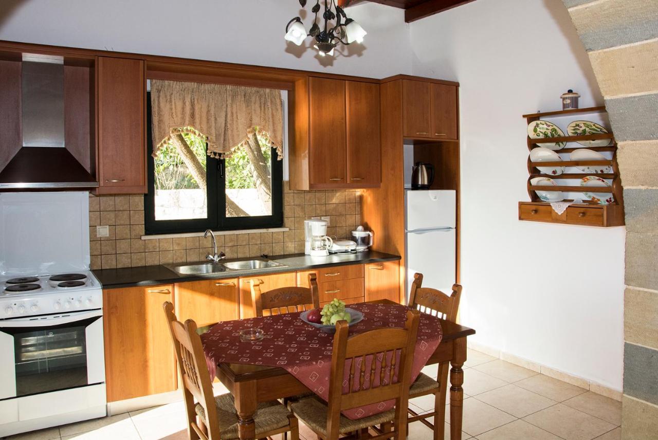 Villa Manos Kalamítsion Amigdhálion Bagian luar foto