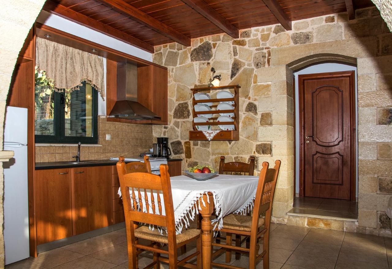 Villa Manos Kalamítsion Amigdhálion Bagian luar foto